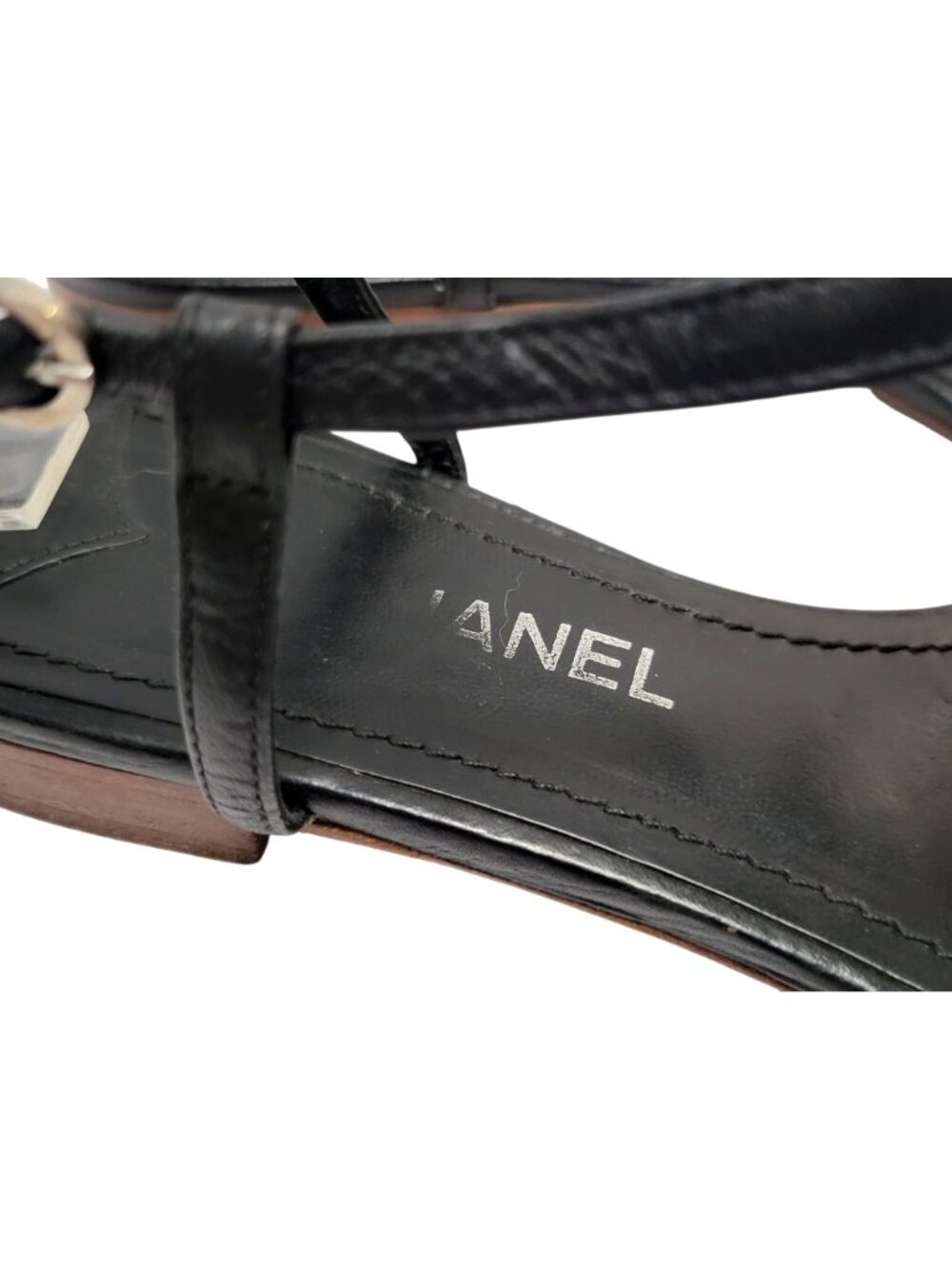 Chanel CC Logo T-Strap Leather Thong Sandals - Picture 13 of 17